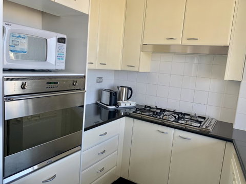 Castle Serviced Apartments - Tourism Caloundra 1