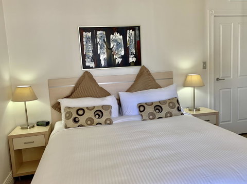 Castle Serviced Apartments - Tourism Caloundra 8