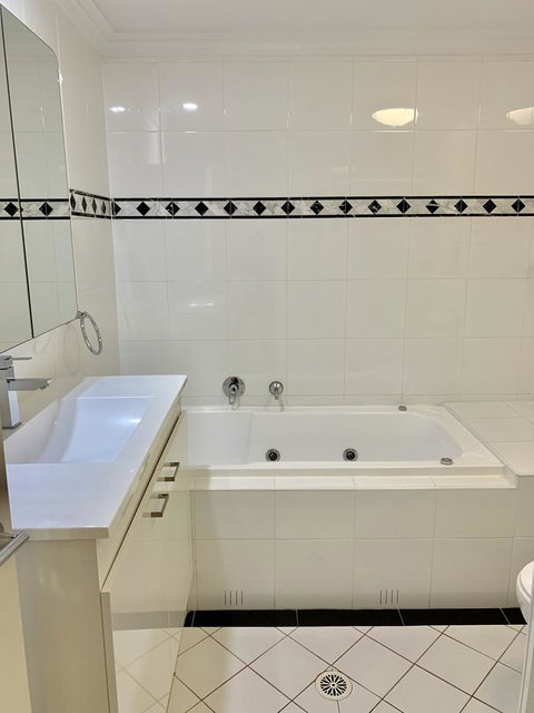 Castle Serviced Apartments - Tourism Caloundra 16