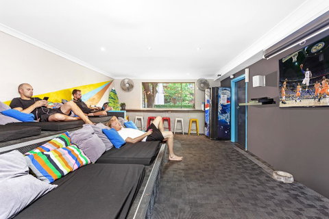 Summer House Kings Cross - Tourism Caloundra 9