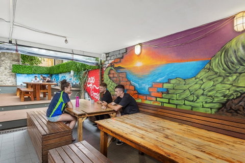 Summer House Kings Cross - Tourism Caloundra 10