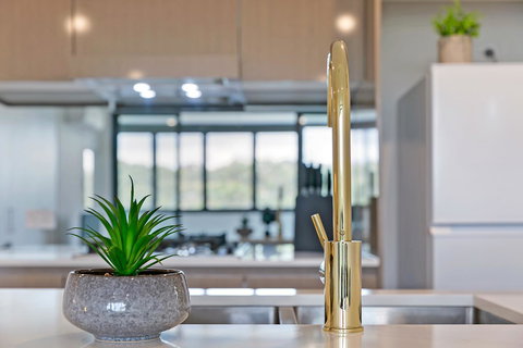 Stylish And Neat Two Bed Apartment In Wentworth Point - Tourism Caloundra 2