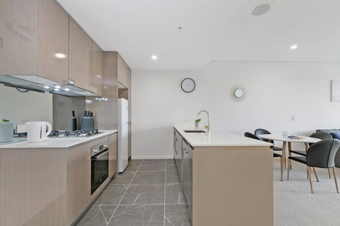 Stylish And Neat Two Bed Apartment In Wentworth Point - Tourism Caloundra 5