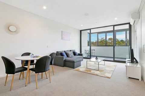Stylish And Neat Two Bed Apartment In Wentworth Point - Tourism Caloundra 4