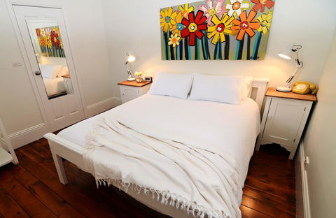 Thelma's Temora - Tourism Caloundra 4
