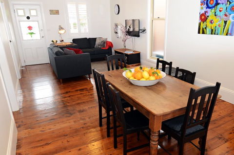 Thelma's Temora - Tourism Caloundra 7