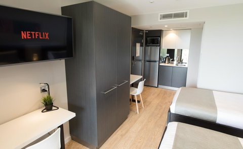 Studio 8 Residences - Adults Only - Tourism Caloundra 4