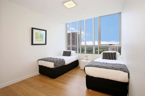 Gadigal Groove - Modern And Bright 3BR Executive Apartment In Zetland With Views - Tourism Caloundra 6