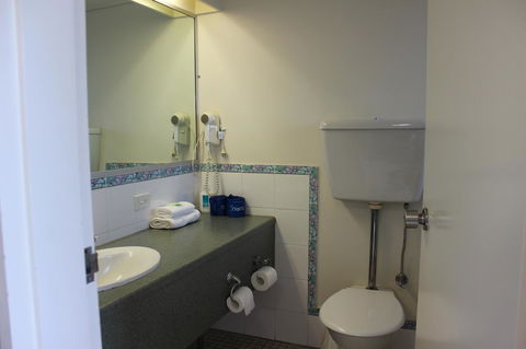 Hume Inn Motel Albury CBD - Tourism Caloundra 7