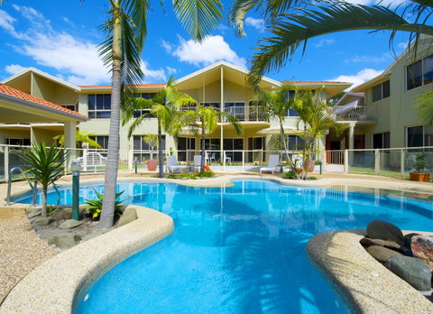 Marty's @ Little Beach - Tourism Caloundra 31