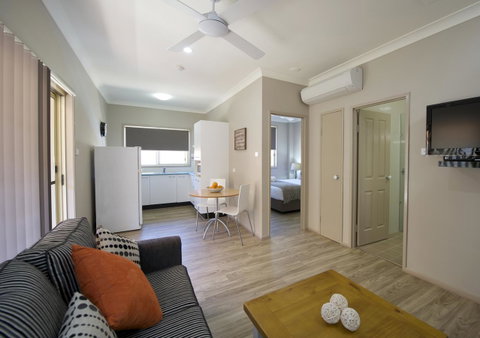 Marty's @ Little Beach - Tourism Caloundra 17