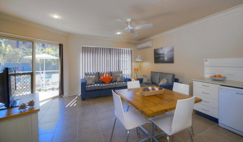 Marty's @ Little Beach - Tourism Caloundra 14