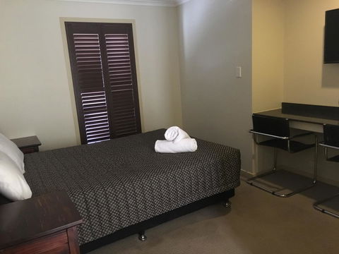 Balranald Club Motel - Tourism Caloundra 1