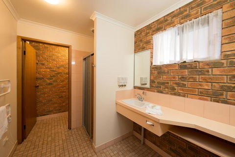 Hume Country Motor Inn - Tourism Caloundra 28