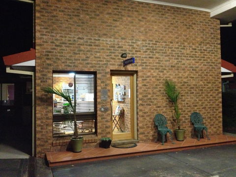 Hume Country Motor Inn - Tourism Caloundra 21