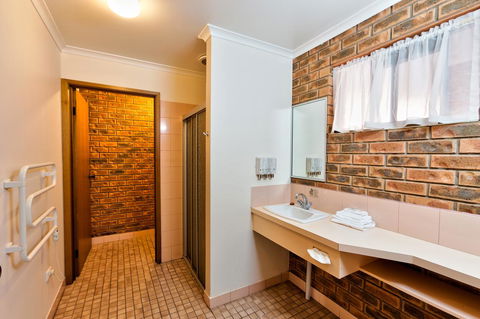 Hume Country Motor Inn - Tourism Caloundra 35