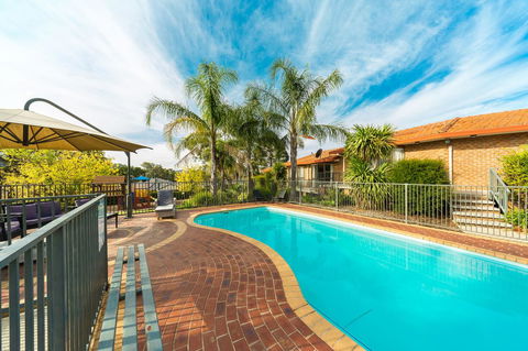 Hume Country Motor Inn - Tourism Caloundra 6