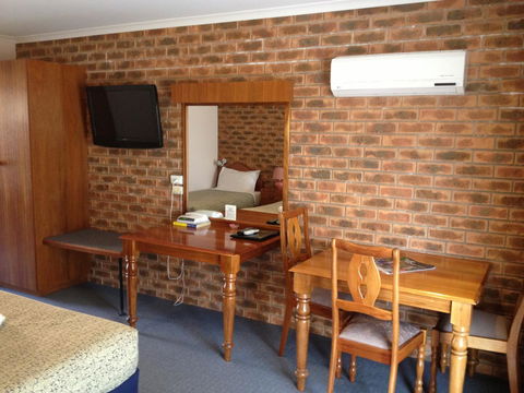 Hume Country Motor Inn - Tourism Caloundra 19