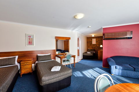 Hume Country Motor Inn - Tourism Caloundra 33