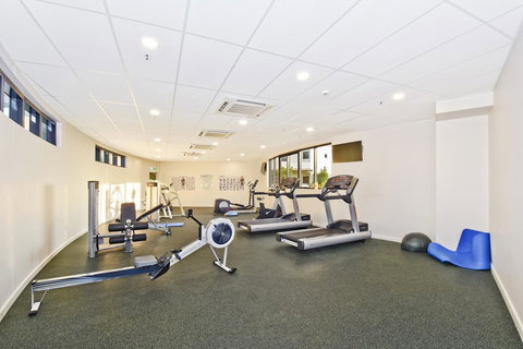 Nomikis\'On The Avenue - Tourism Caloundra 22