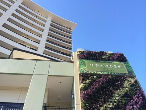 Nomikis\'On The Avenue - Tourism Caloundra 9