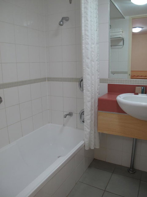 Crowne Plaza Alice Springs Lasseters, An IHG Hotel - Tourism Caloundra 6