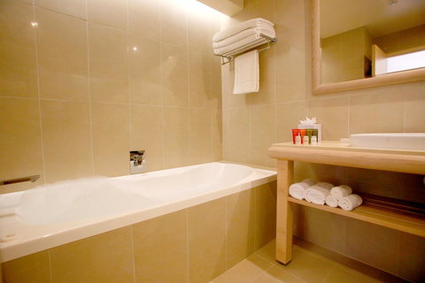 Crowne Plaza Alice Springs Lasseters, An IHG Hotel - Tourism Caloundra 30