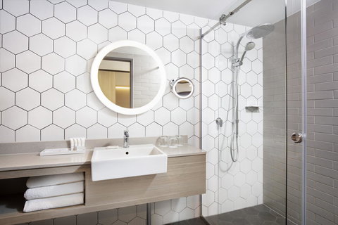 Crowne Plaza Alice Springs Lasseters, An IHG Hotel - Tourism Caloundra 4