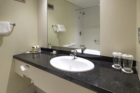 DoubleTree By Hilton Alice Springs - Tourism Caloundra 22