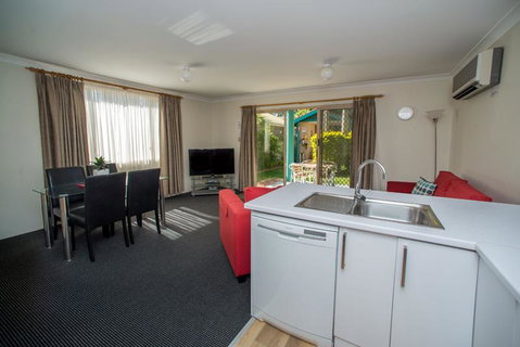 Beaches Serviced Apartments - Tourism Caloundra 19
