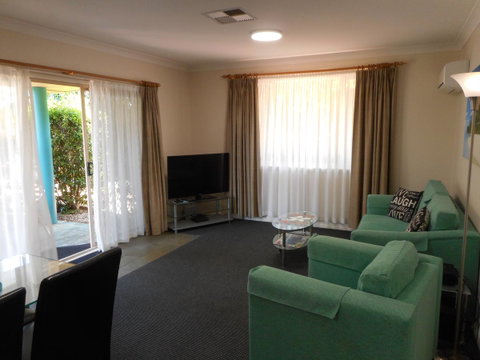 Beaches Serviced Apartments - Tourism Caloundra 27