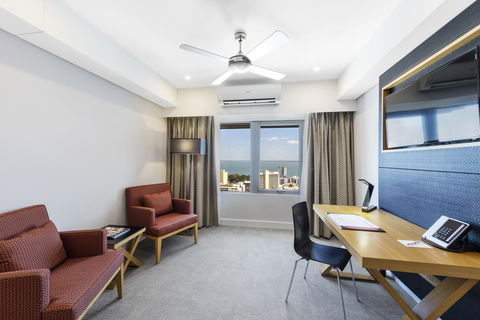 Oaks Darwin Elan Hotel - Tourism Caloundra 13