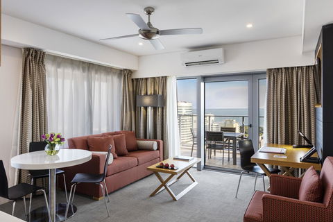 Oaks Darwin Elan Hotel - Tourism Caloundra 16