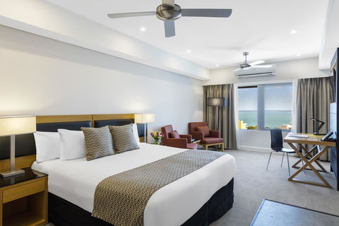 Oaks Darwin Elan Hotel - Tourism Caloundra 1