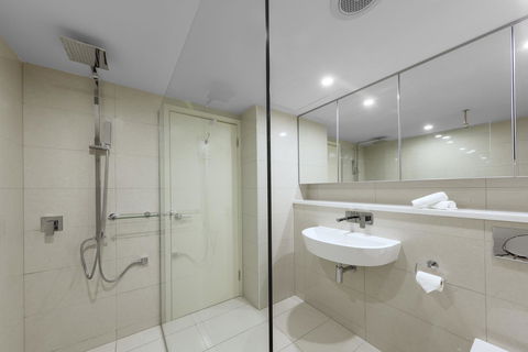 Oaks Darwin Elan Hotel - Tourism Caloundra 4