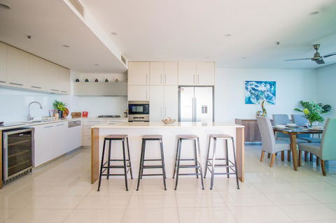 ZEN BY THE WATER - Esplanade Darwin Retreat - Tourism Caloundra 21
