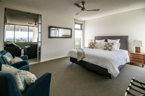ZEN BY THE WATER - Esplanade Darwin Retreat - Tourism Caloundra 5