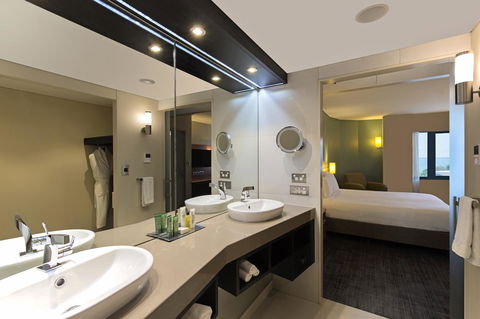 Hilton Darwin - Tourism Caloundra 15