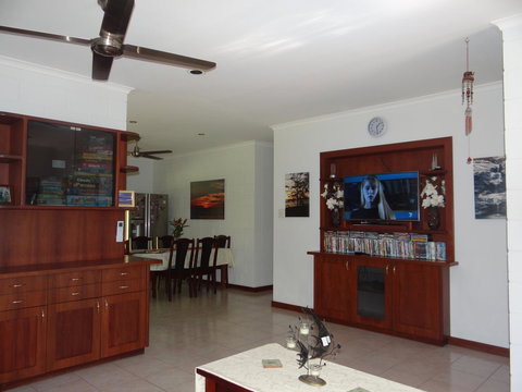 DARWIN'S SHADY ACRES RETREAT - Tourism Caloundra 19