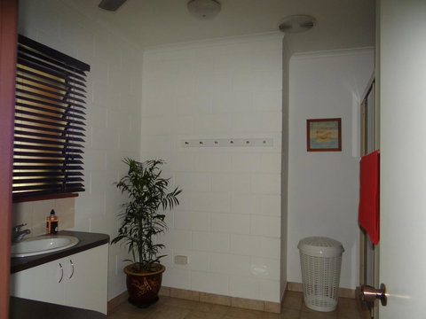 DARWIN'S SHADY ACRES RETREAT - Tourism Caloundra 27