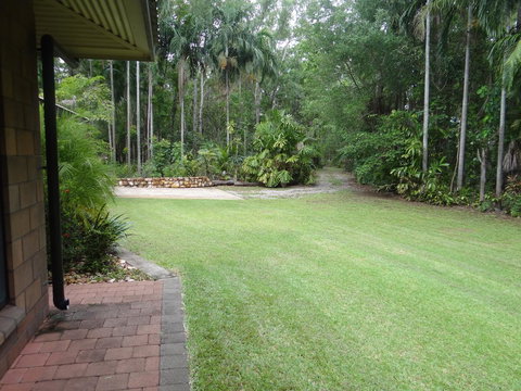 DARWIN'S SHADY ACRES RETREAT - Tourism Caloundra 9