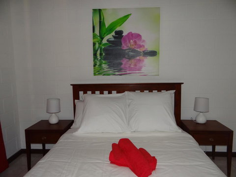 DARWIN'S SHADY ACRES RETREAT - Tourism Caloundra 34