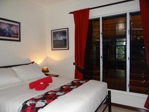 DARWIN'S SHADY ACRES RETREAT - Tourism Caloundra 36