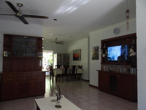 DARWIN'S SHADY ACRES RETREAT - Tourism Caloundra 20