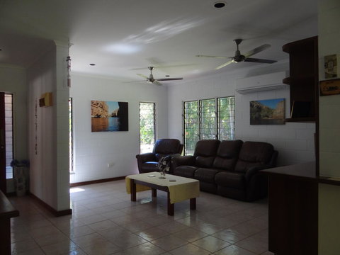 DARWIN'S SHADY ACRES RETREAT - Tourism Caloundra 21