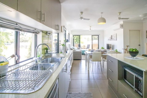 ZEN QUEST - The NOMADS PAD Near Nightcliff Markets & Sunset Foreshore - Tourism Caloundra 25