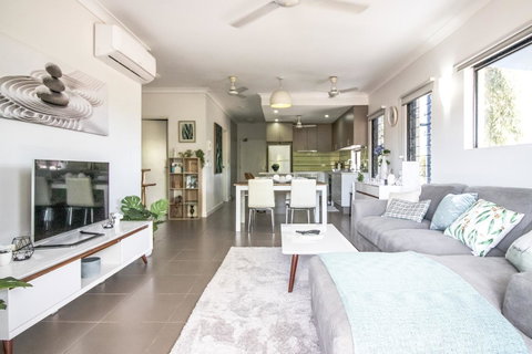 ZEN QUEST - The NOMADS PAD Near Nightcliff Markets & Sunset Foreshore - Tourism Caloundra 1