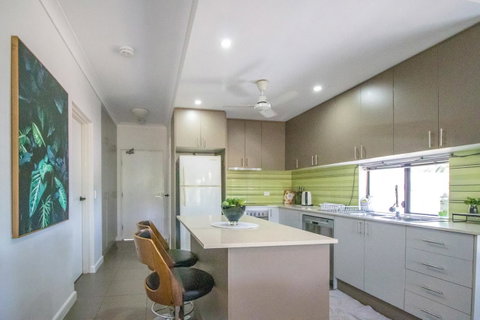 ZEN QUEST - The NOMADS PAD Near Nightcliff Markets & Sunset Foreshore - Tourism Caloundra 27