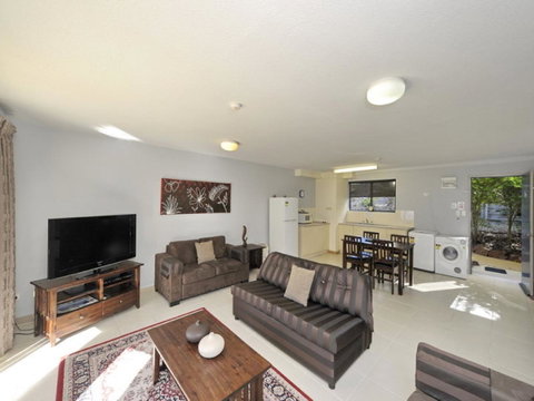 Nelson Bay Breeze - Tourism Caloundra 9