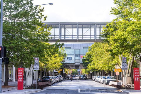 Highgate Executive Apartment City Walk Canberra - Tourism Caloundra 36